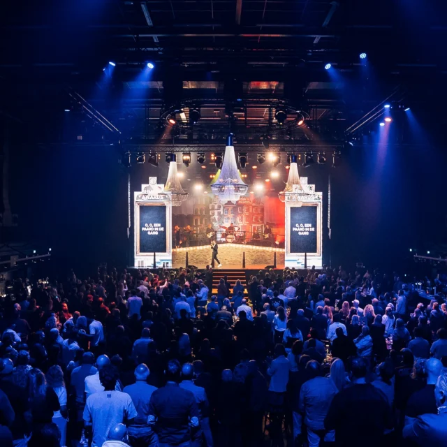 Wat een jaar voor de Nederlandse muziek 🎶 Aan alle componisten, schrijvers, producers, artiesten en andere muzikale vrienden: dank voor jullie creativiteit en energie in 2025.

We stonden samen op ADE, vierden nieuw talent tijdens de New Music Conference, reikten de Buma NL en Buma Classical Awards uit én waren aanwezig bij de Buma Awards om de makers achter de muziek te eren. Een jaar vol hoogtepunten, vooral dankzij jullie.

Op naar meer muziek die inspireert, verbindt en verrast in 2026!